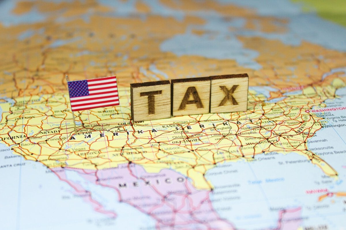 Hidden US Tax Risks for Hong Kong Families – What Happens If Your Child Is a US Green Card Holder/ US Citizen?
